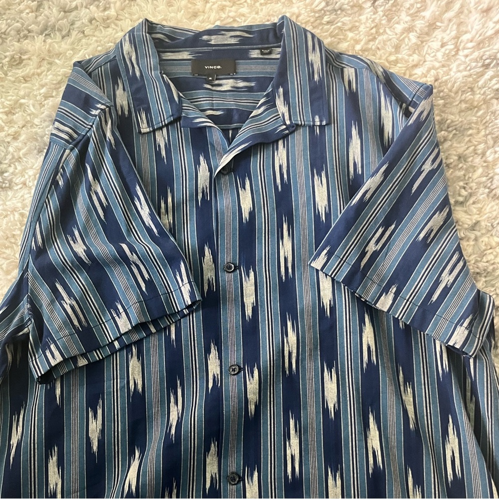 Blue and White Patterned Vince polo - Picture 2 of 2